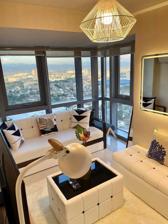 Classy 2Br Suite At Eastwood City With Pool And City Skyline View Manila Kültér fotó