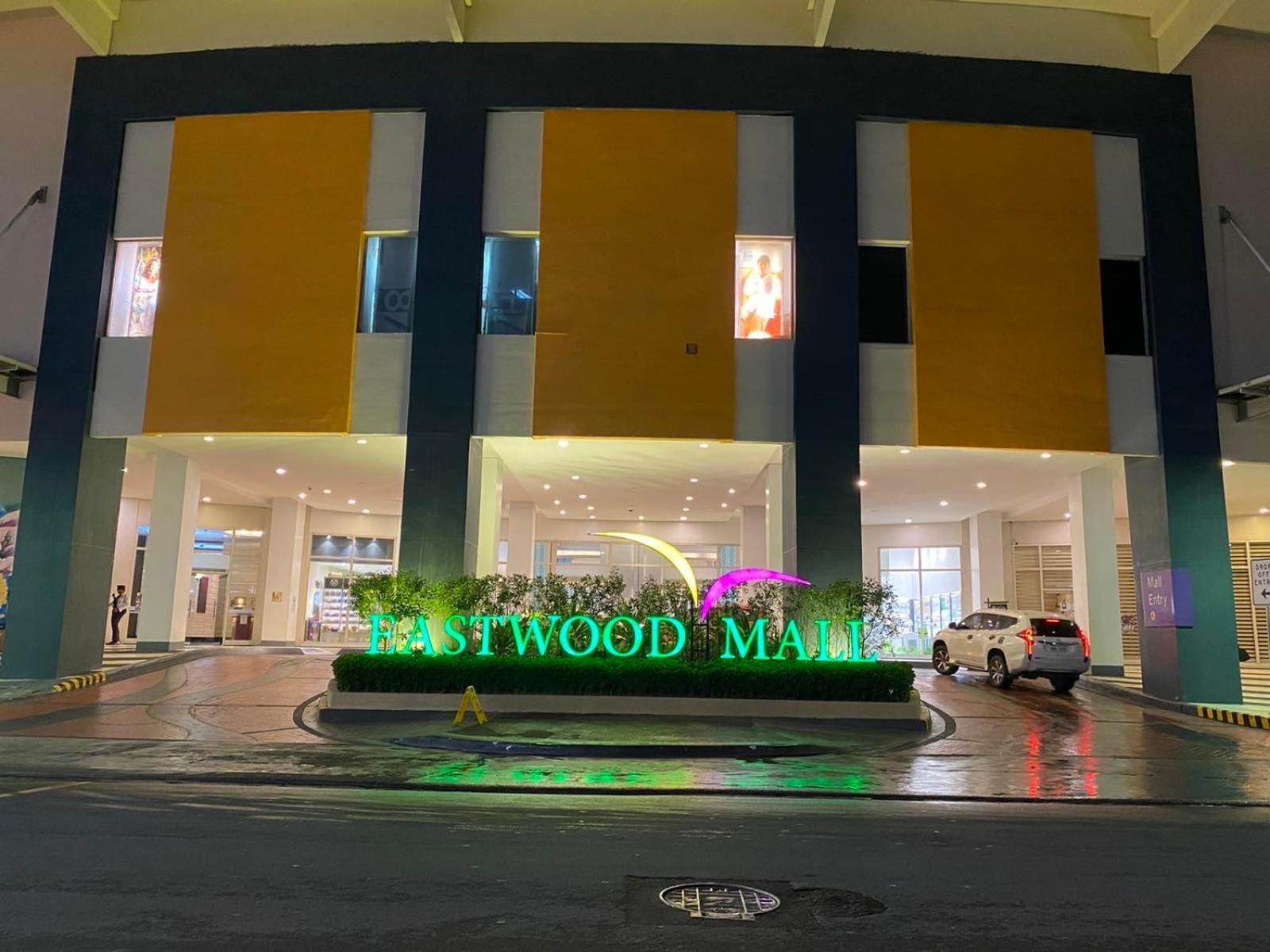 Classy 2Br Suite At Eastwood City With Pool And City Skyline View Manila Kültér fotó